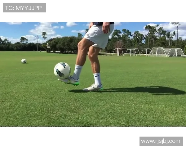 掌握足球颠球技巧的视频教程助你提升球技与自信心